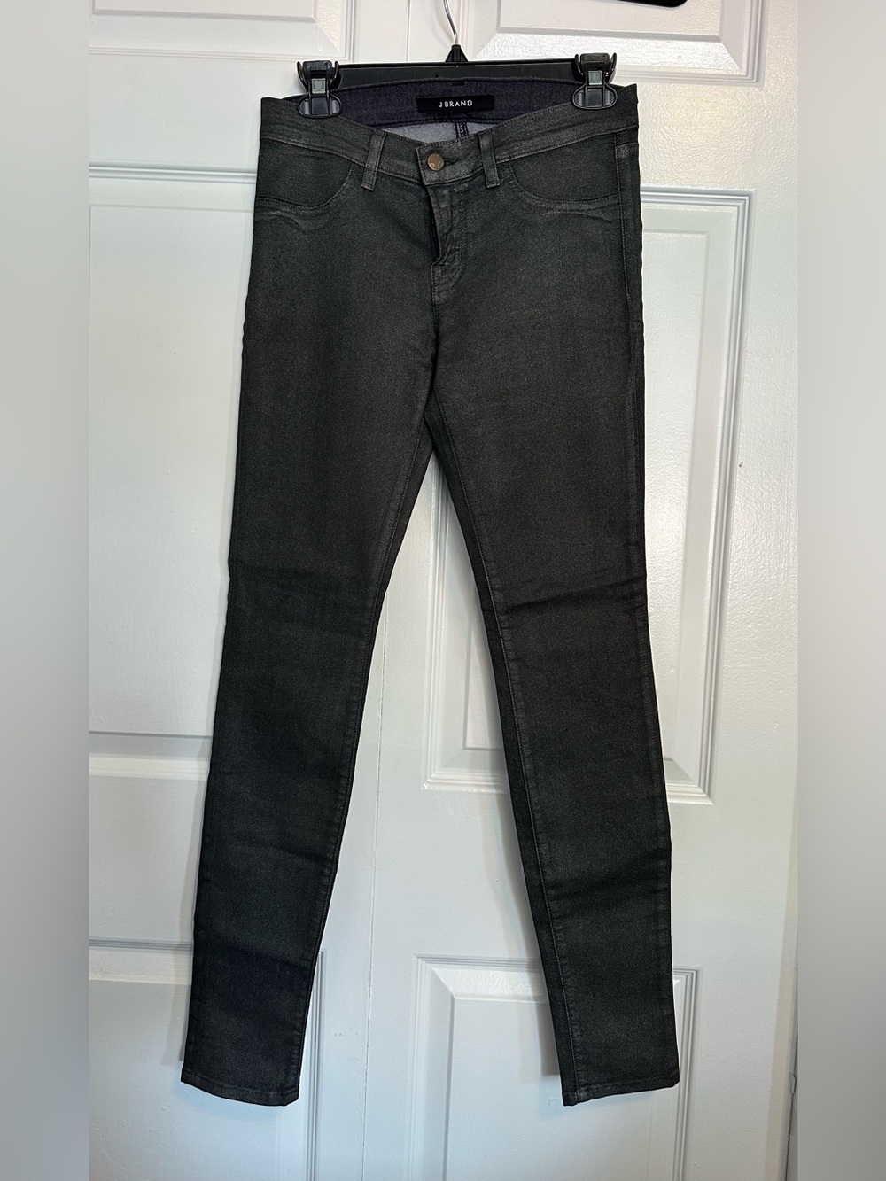 J Brand Women’s Slim fitting Jeans in Black